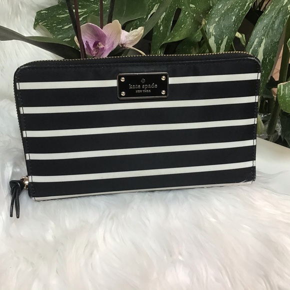 kate spade Handbags - Kate Spade ♠️ Accordion Wallet